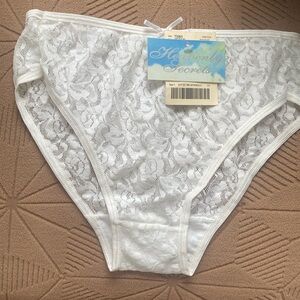Heavenly Secrets lace panties- new with tags on